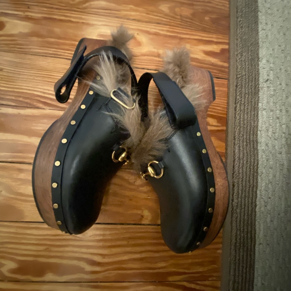 Gucci Black Mules with Gold Accents and Fur Trim - Picture 7 of 9